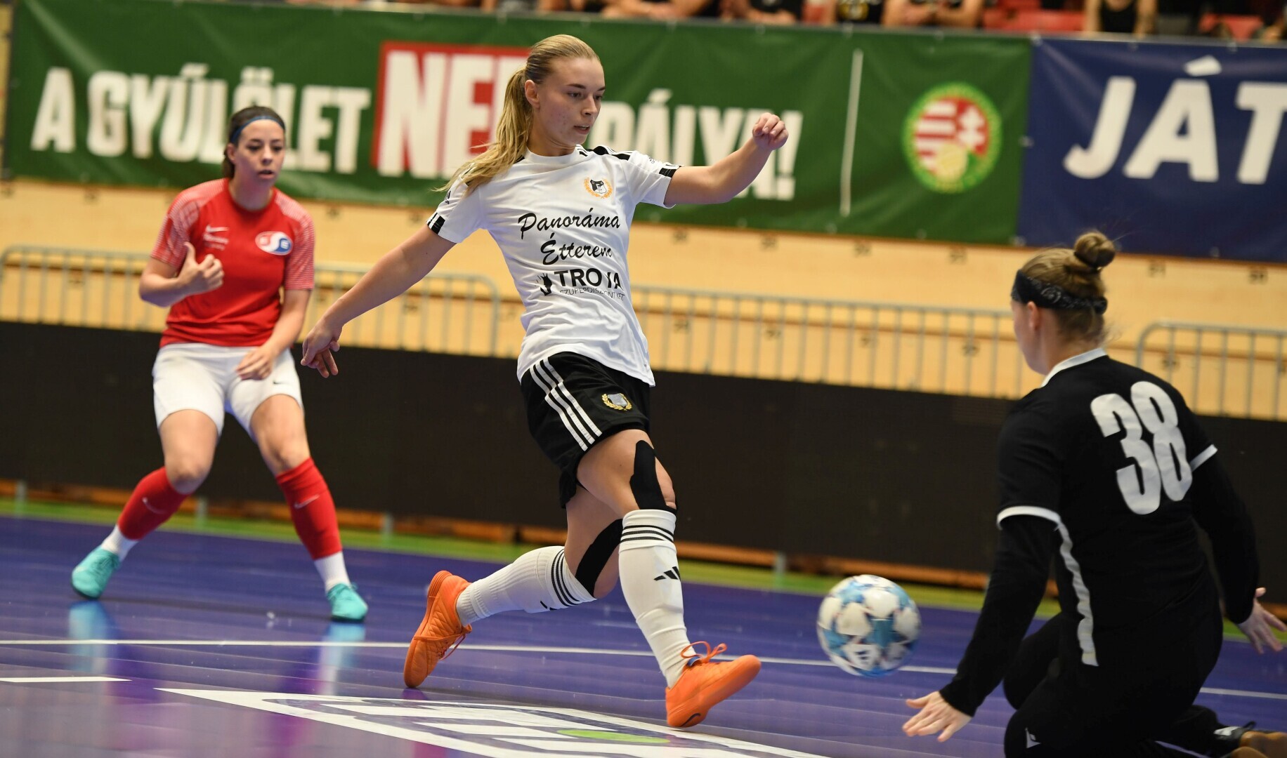 A TFSE és a DEAC játssza a női futsal MK-döntőt