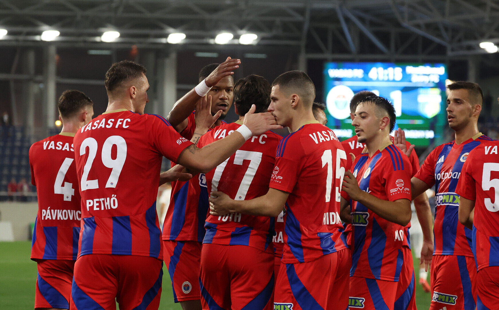 Tovább tart a Vasas nyerő szériája, öt gólt szerezve nyert a Honvéd