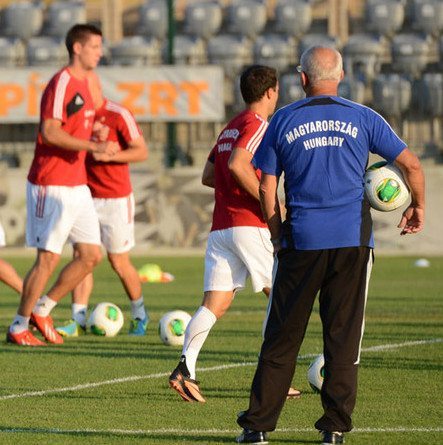 Egervári Sándor kihirdette a románok és az észtek elleni keretet