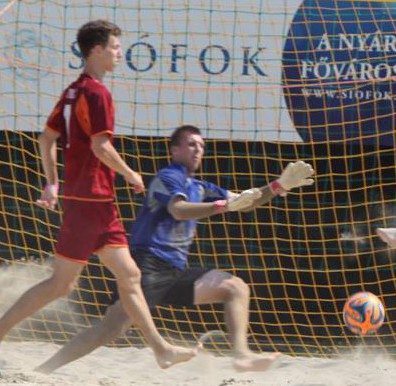 Strandlabdarúgás: a sport legyőzte a vihart